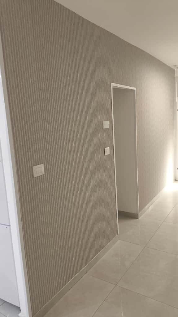 חיפוי קירות ותאורת אוירה